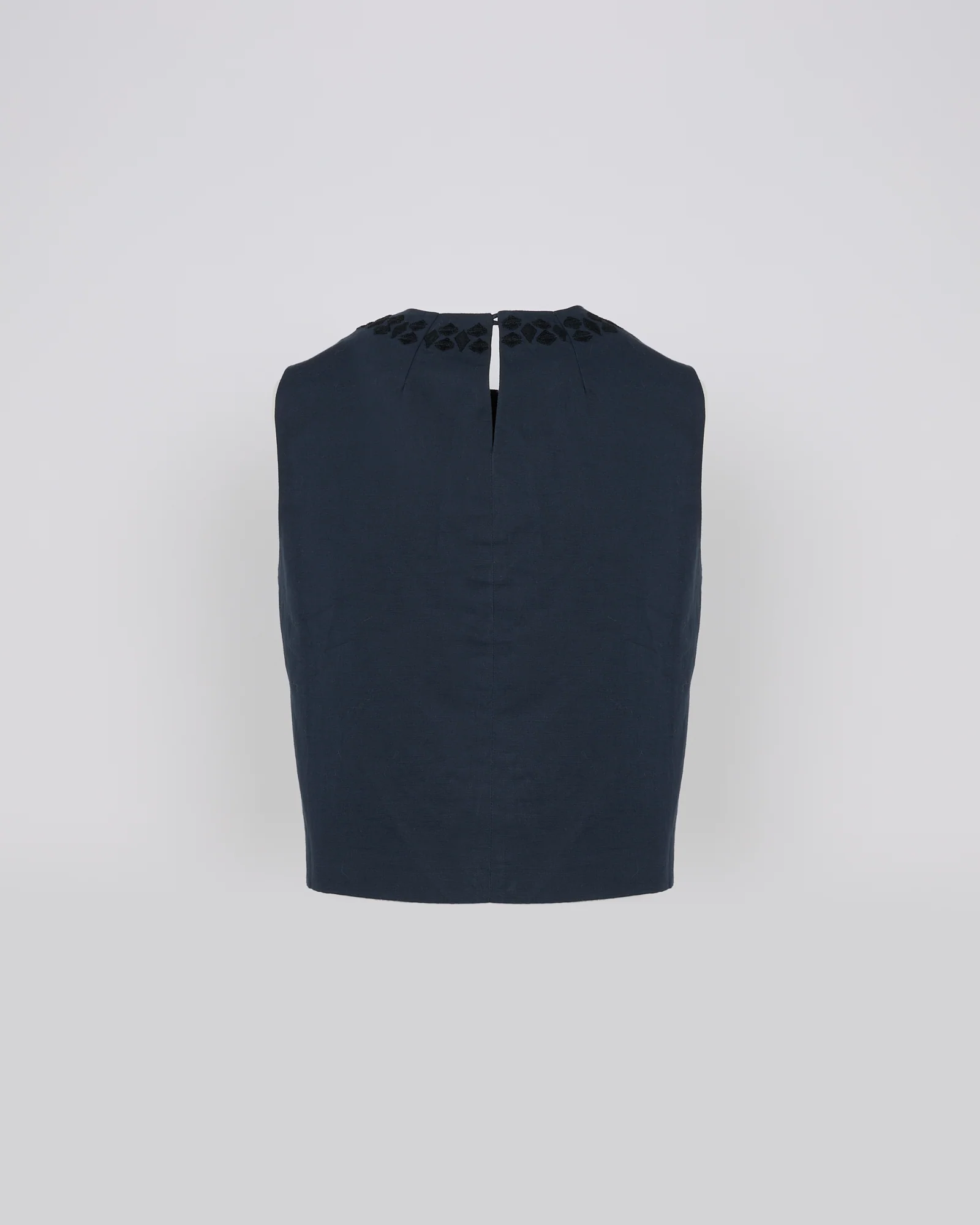 Sleeveless embroidered top in cotton-linen fabric - Image 5