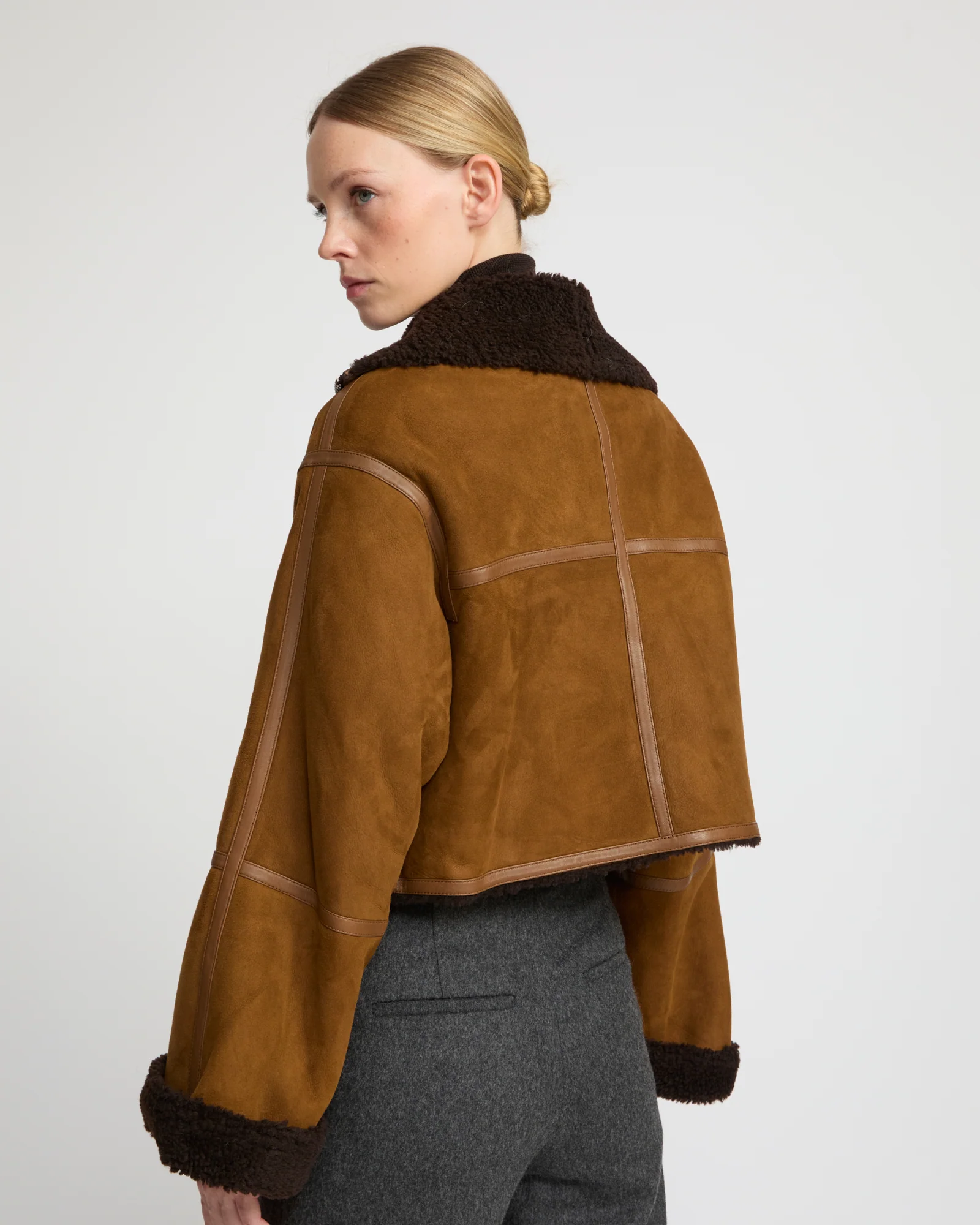 Suede Merino lambskin cropped jacket - Image 5