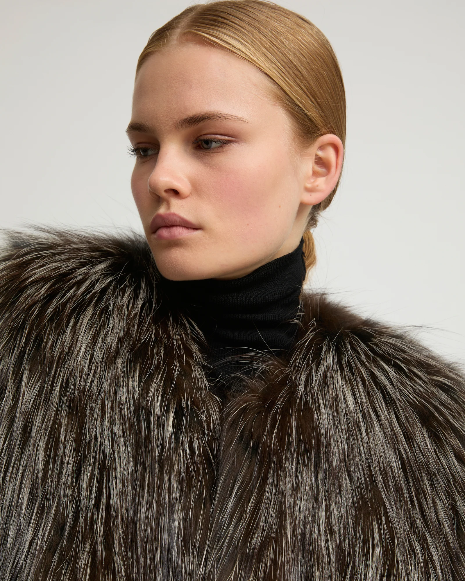 Knitted fox fur jacket - Image 4
